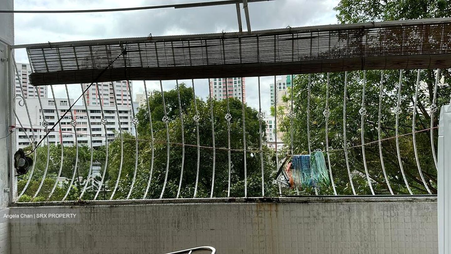 Blk 216 Jurong East Street 21 (Jurong East), HDB Executive #496734471